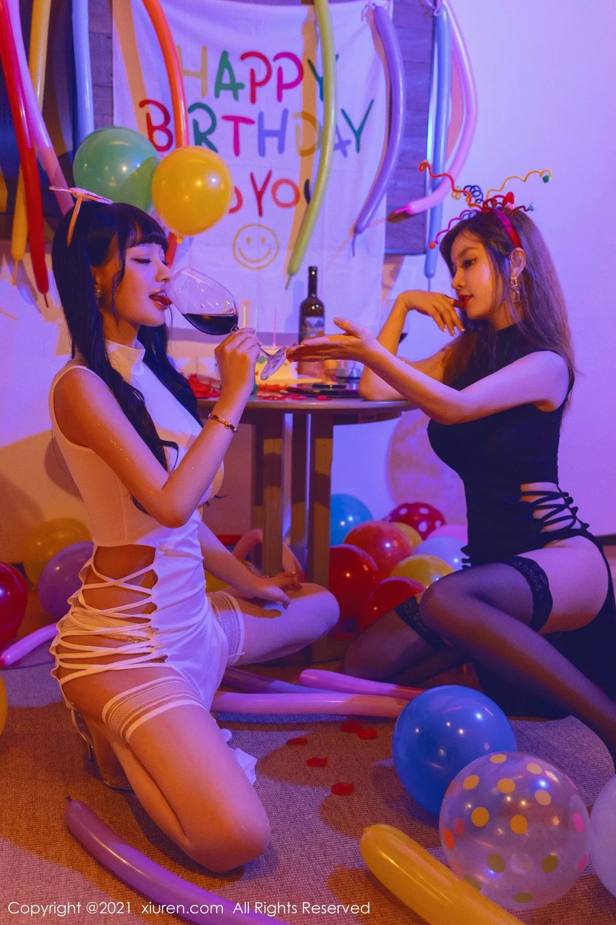 秀人集.com_[XiuRen秀人网]No.4025_女神王雨纯＆朱可儿生日party主题私房暗色灯光下撩人诱惑写真98P