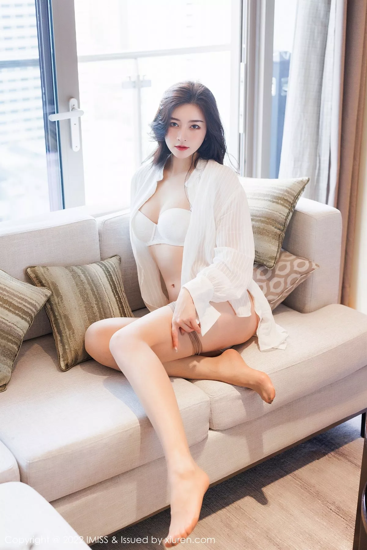 秀人集.com_[IMISS爱蜜社]Vol.656_气质美女Vanessa脱典雅服饰露性感白色内衣秀完美身材诱惑写真60P